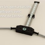 Cet article explique ce qu'est une antenne de Lecher, son fonctionnement basé sur la résonance des ondes électromagnétiques, et son utilisation en géobiologie et dans certaines médecines alternatives pour détecter les énergies et les perturbations.